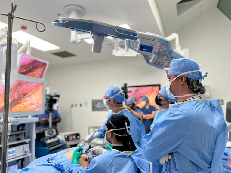 Cirurgia ao vivo de Monterrey, México (4/8)