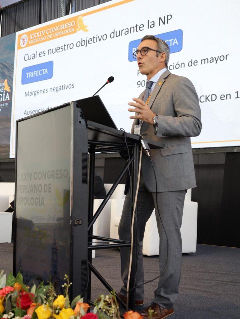 Congresso da Sociedade Peruana de Urologia 2025 em Arequipa (2/10)