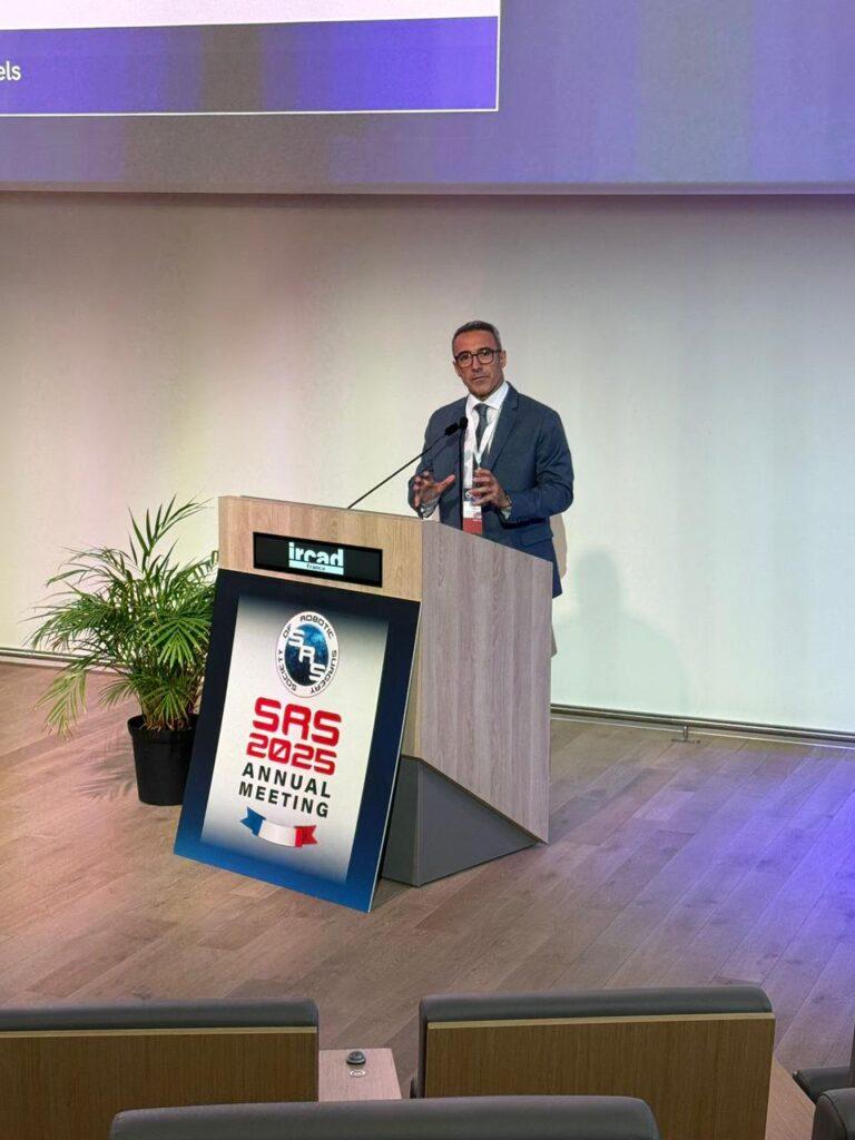 O Dr. Gonzalo Vitagliano apresentou o Urotrainer no Congresso Internacional de Robótica na França (3/4)