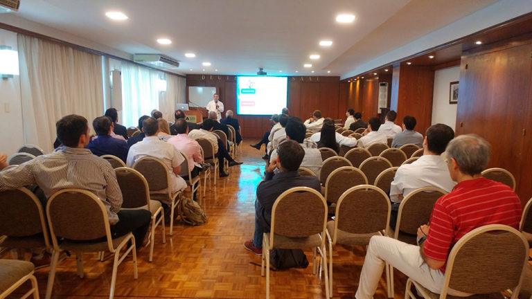 O Dr. Vitagliano dirigiu o primeiro Simpósio de Câncer de Próstata do Hospital Alemán