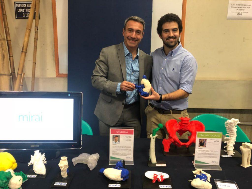 Impressões 3D para nefrectomias parciais laparoscópicas complexas (2/6)