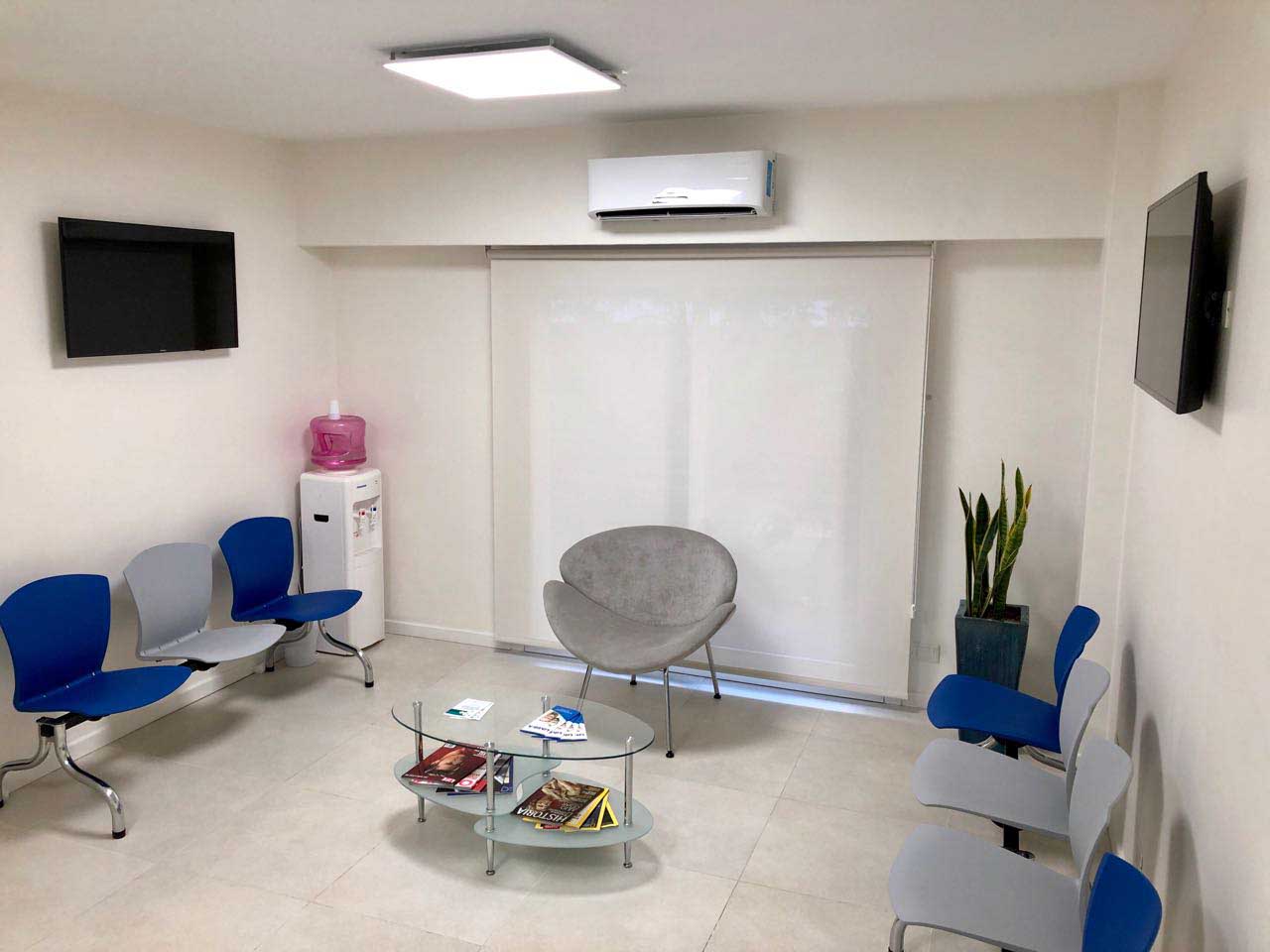 Interior institucional de la sede de UMIBA en Recoleta